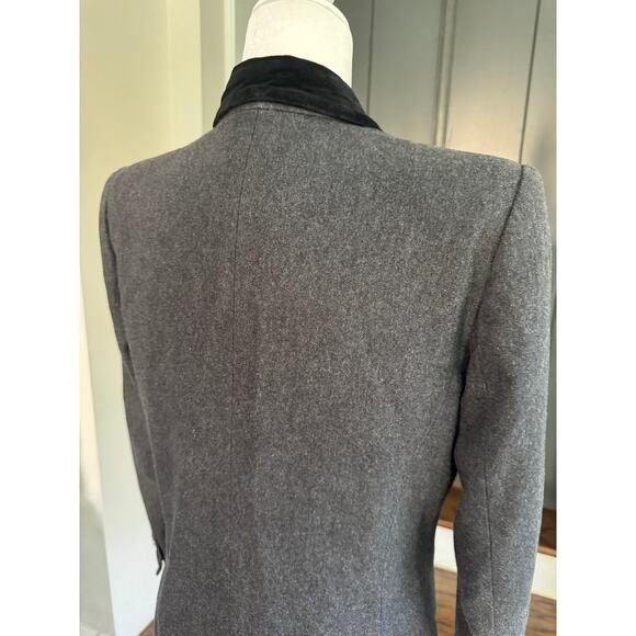 Vintage Sasson Gray Wool Blazer with Velvet Collar - Picture 5 of 9